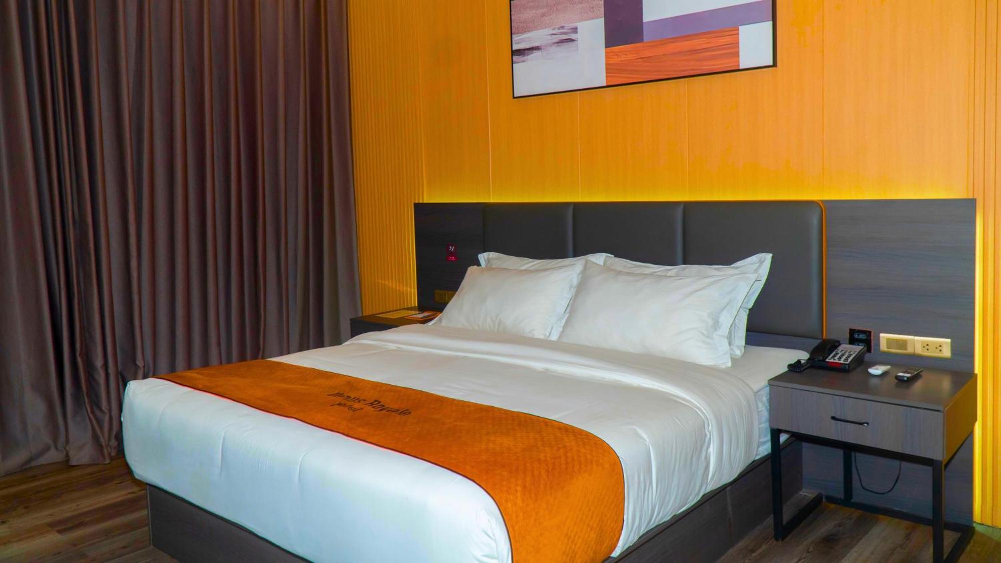 Venus Royale Hotel 코른 외부 사진