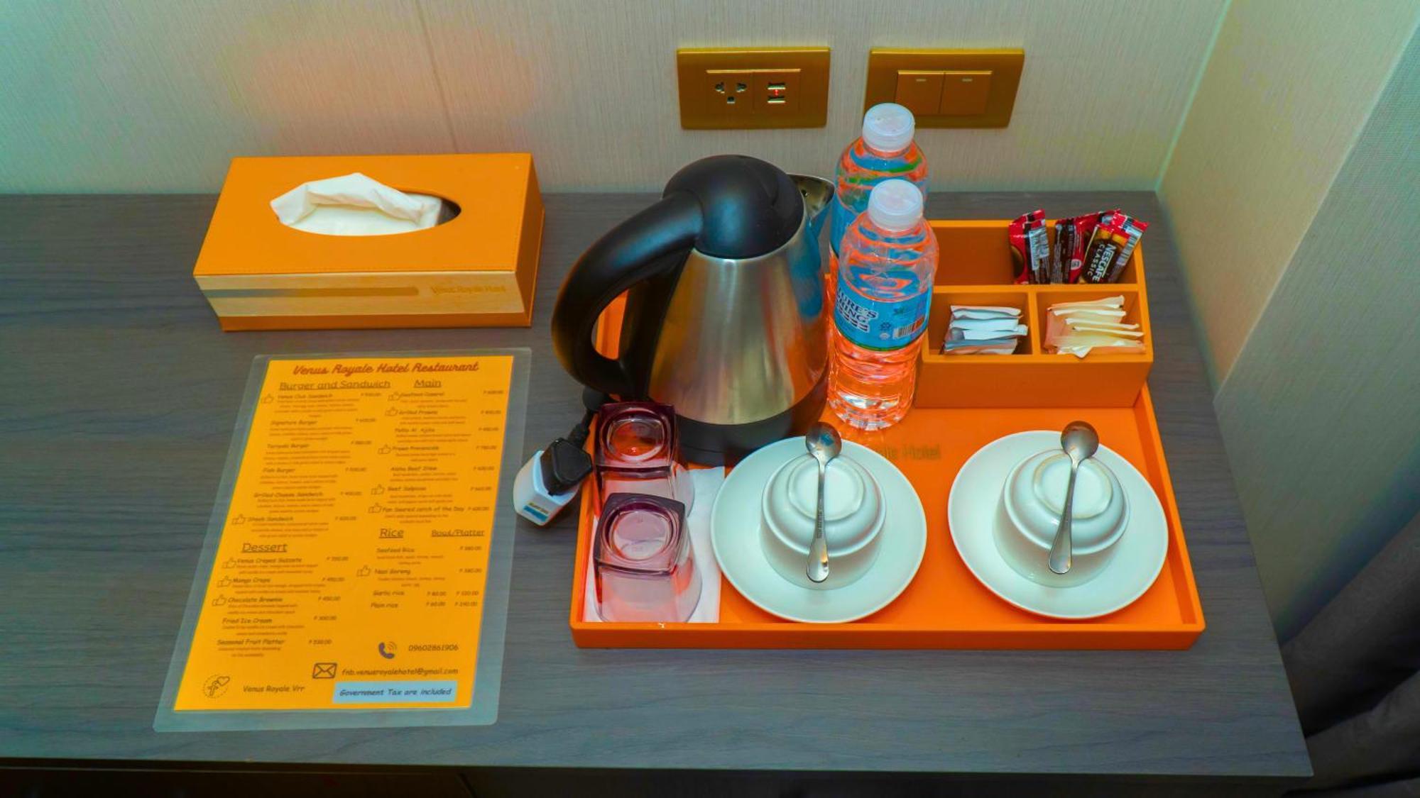 Venus Royale Hotel 코른 외부 사진